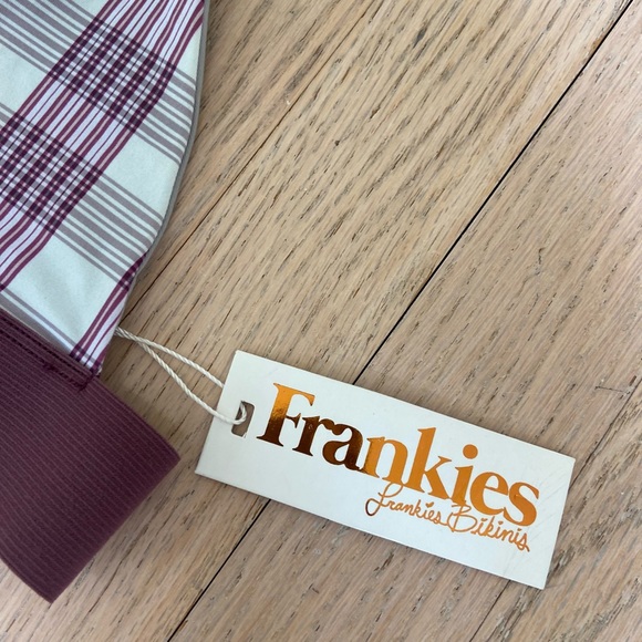 Frankie’s bikini top - Picture 2 of 2